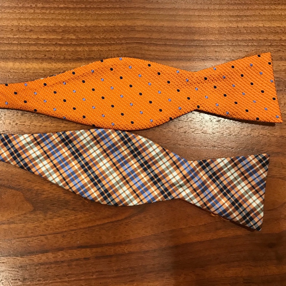 Like New Reversible Mix/Match Adjustable Bow Tie